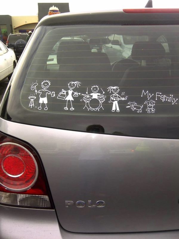 Familie stickers op auto
