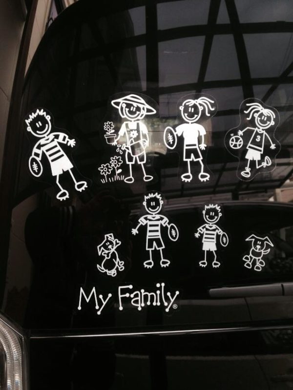 Familiestickers op auto