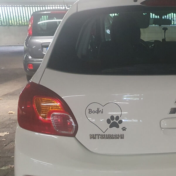 autosticker dierenpootje met hart en naam